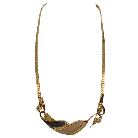 Trifari TM Gold Tone Gray Beige Pearly Enamel Leaf Collar Chain Necklace, E882 - Picture 4 of 8